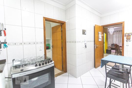 Cozinha de casa para alugar com 3 quartos, 200m² em Anchieta, São Bernardo do Campo