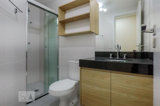Banheiro de kitnet/studio para alugar com 1 quarto, 25m² em Vila Mariana, São Paulo