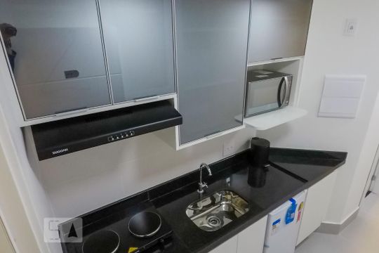 Cozinha de kitnet/studio para alugar com 1 quarto, 25m² em Vila Mariana, São Paulo