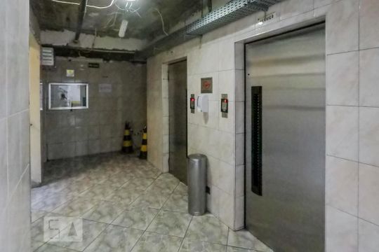 Hall de Entrada de apartamento para alugar com 1 quarto, 55m² em Cambuci, São Paulo