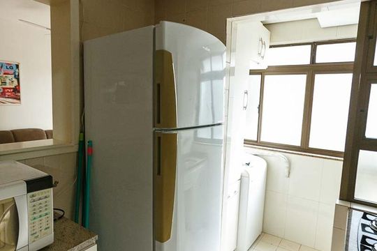 Cozinha de apartamento à venda com 2 quartos, 59m² em Menino Deus, Porto Alegre