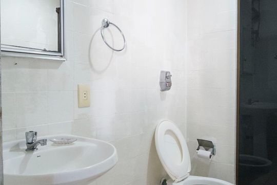 Banheiro de apartamento à venda com 2 quartos, 78m² em Centro Histórico, Porto Alegre
