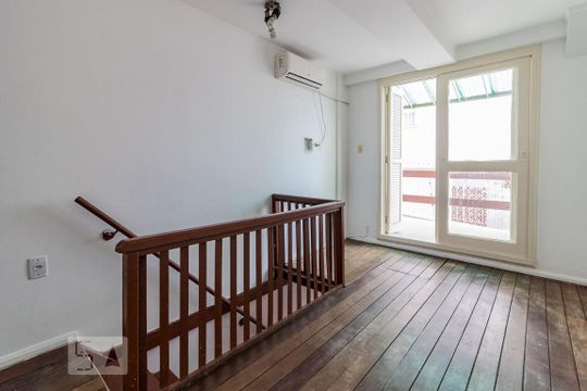 Dormitório de kitnet/studio para alugar com 1 quarto, 32m² em Partenon, Porto Alegre