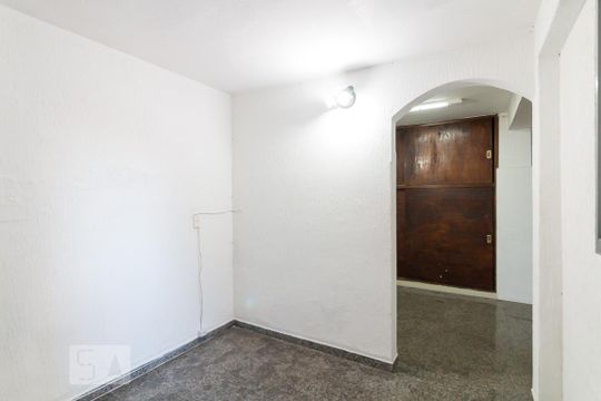 Quarto de serviço de casa à venda com 2 quartos, 170m² em Vila Hermínia, Guarulhos