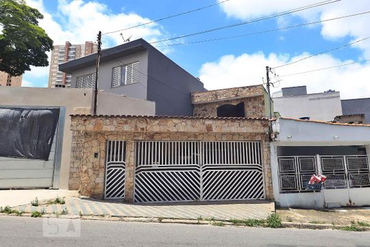 Fachada de casa à venda com 3 quartos, 196m² em Vila Valparaíso, Santo André