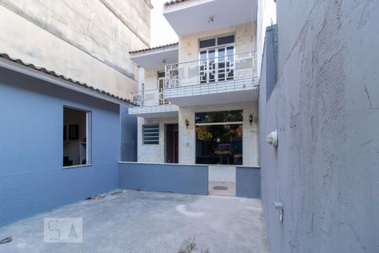 Fachada da Casa de casa à venda com 3 quartos, 100m² em Olaria, Rio de Janeiro