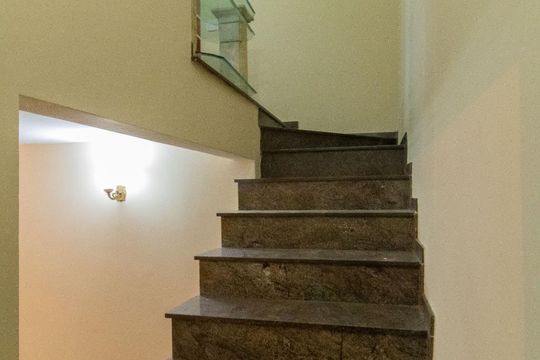 Escada - Segundo Pavimento de casa à venda com 3 quartos, 100m² em Olaria, Rio de Janeiro