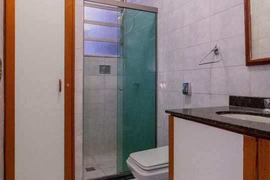 Banheiro Social 2 de casa à venda com 3 quartos, 100m² em Olaria, Rio de Janeiro
