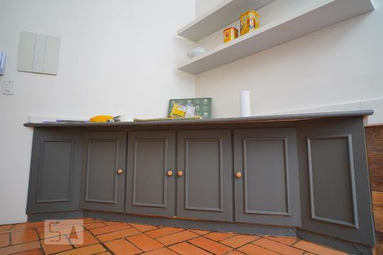 Cozinha de apartamento à venda com 3 quartos, 150m² em Floresta, Porto Alegre
