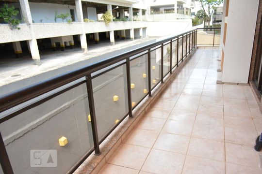 Sacada de apartamento à venda com 4 quartos, 129m² em Jardim Guanabara, Rio de Janeiro