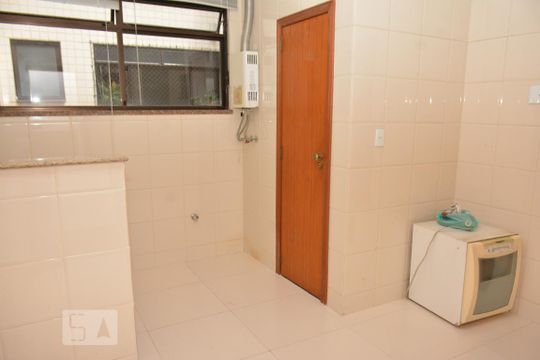 Cozinha de apartamento à venda com 4 quartos, 129m² em Jardim Guanabara, Rio de Janeiro