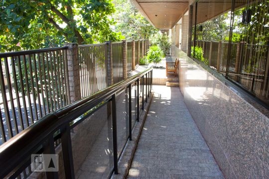 Entrada de apartamento à venda com 4 quartos, 129m² em Jardim Guanabara, Rio de Janeiro