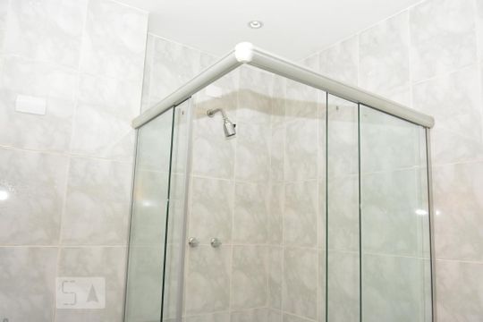 Banheiro da suite de apartamento à venda com 4 quartos, 129m² em Jardim Guanabara, Rio de Janeiro