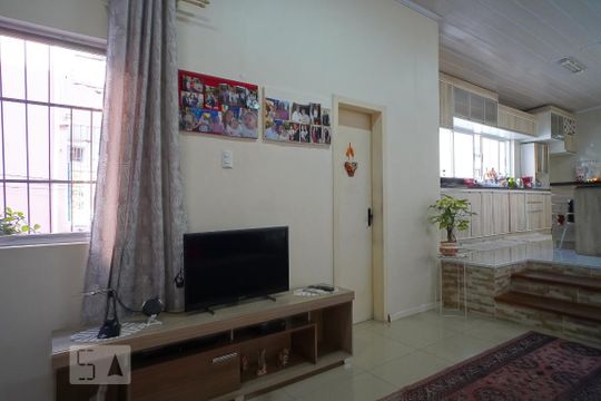 Sala 1 de casa para alugar com 3 quartos, 330m² em Passo da Areia, Porto Alegre