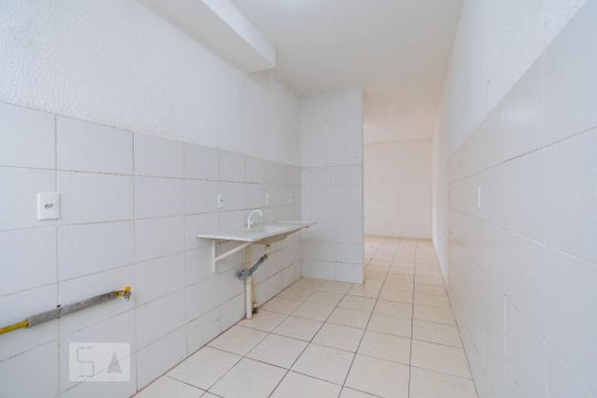 Cozinha e Área de Serviço de apartamento para alugar com 2 quartos, 46m² em Jacarepaguá, Rio de Janeiro