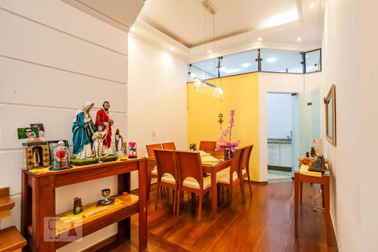 Casa à venda com 3 quartos, 254m² em Vila Javri, Santo André