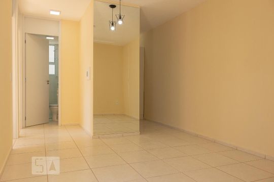 Sala de apartamento para alugar com 2 quartos, 55m² em Campo Grande, Rio de Janeiro