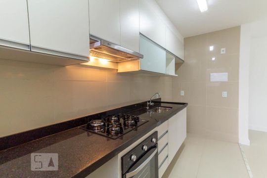 Cozinha de apartamento para alugar com 2 quartos, 76m² em Cachambi, Rio de Janeiro