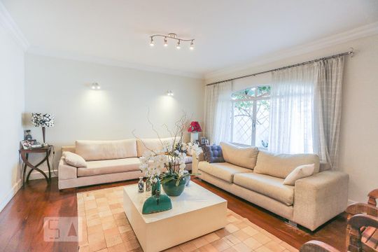 Casa para alugar com 3 quartos, 258m² em Jardim Bonfiglioli, São Paulo