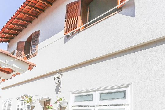 Fachada de casa para alugar com 3 quartos, 258m² em Jardim Bonfiglioli, São Paulo