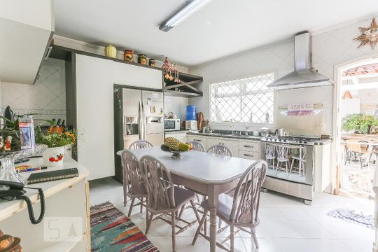 Cozinha de casa para alugar com 3 quartos, 258m² em Jardim Bonfiglioli, São Paulo