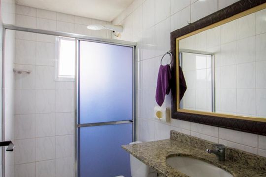 Banheiro social de apartamento à venda com 3 quartos, 102m² em Silveira, Santo André