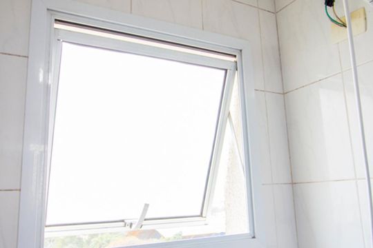 Banheiro social de apartamento à venda com 3 quartos, 102m² em Silveira, Santo André