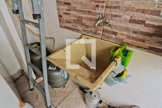 Área de Serviço de casa para alugar com 4 quartos, 250m² em Vila Jaguara, São Paulo
