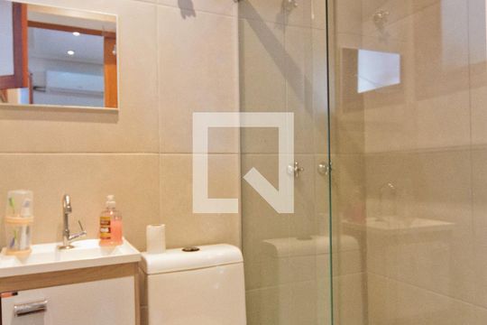 Banheiro da Suíte de casa para alugar com 4 quartos, 250m² em Vila Jaguara, São Paulo