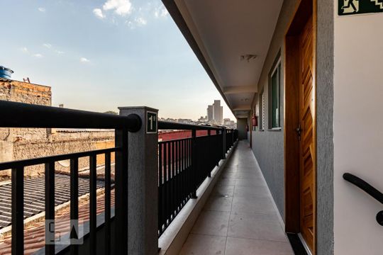 Corredor de acesso de apartamento para alugar com 2 quartos, 49m² em Vila Santa Inês, São Paulo