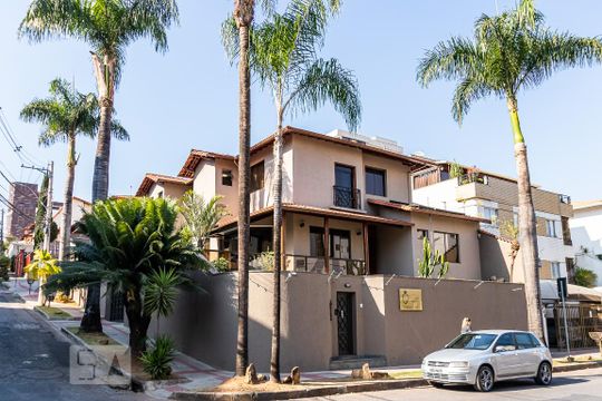 Fachada de casa à venda com 5 quartos, 500m² em Castelo, Belo Horizonte