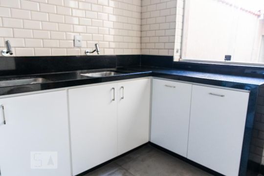 Área de Serviço de casa à venda com 5 quartos, 500m² em Castelo, Belo Horizonte