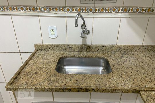 Cozinha de apartamento à venda com 2 quartos, 70m² em Bonsucesso, Rio de Janeiro