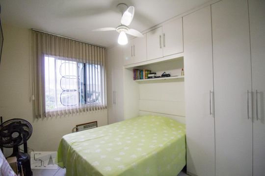 Suíte de apartamento à venda com 2 quartos, 60m² em Taquara, Rio de Janeiro