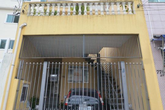 Fachada de casa à venda com 2 quartos, 130m² em Cambuci, São Paulo