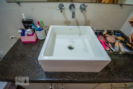 Banheiro da Suíte de casa para alugar com 3 quartos, 174m² em Jardim Guarani, Campinas