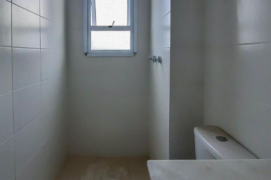 Banheiro de apartamento para alugar com 2 quartos, 52m² em Vila Santa Luzia, São Bernardo do Campo
