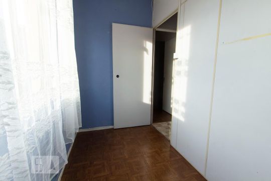 Quarto 2 de apartamento para alugar com 1 quarto, 38m² em Azenha, Porto Alegre