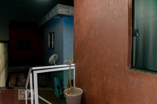 Quintal de casa à venda com 3 quartos, 180m² em Parque Santa Madalena, São Paulo