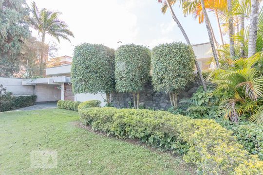 Fachada de casa à venda com 4 quartos, 800m² em Santo Amaro, São Paulo