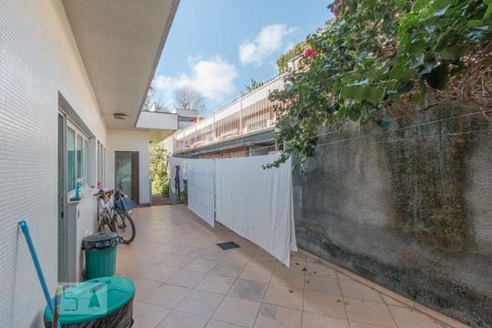 Area de Serviço de casa à venda com 4 quartos, 800m² em Santo Amaro, São Paulo