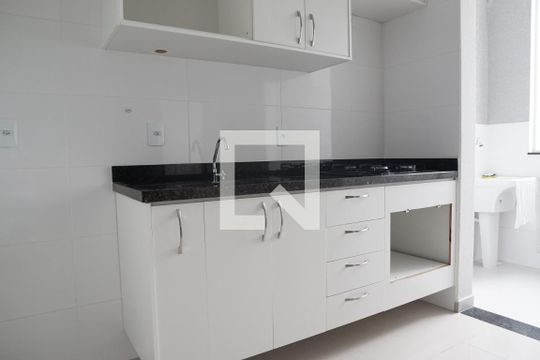 Cozinha de apartamento para alugar com 2 quartos, 40m² em Vila Nova Cachoeirinha, São Paulo