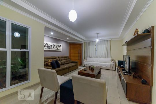 Sala de casa à venda com 4 quartos, 300m² em Rudge Ramos, São Bernardo do Campo