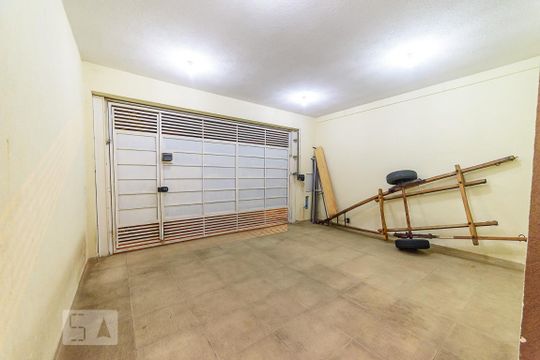 Garagem de casa à venda com 4 quartos, 300m² em Rudge Ramos, São Bernardo do Campo
