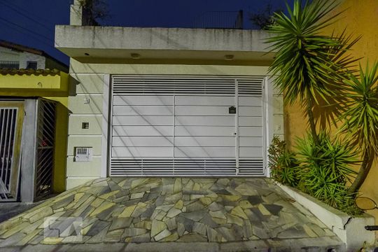 Fachada de casa à venda com 4 quartos, 300m² em Rudge Ramos, São Bernardo do Campo