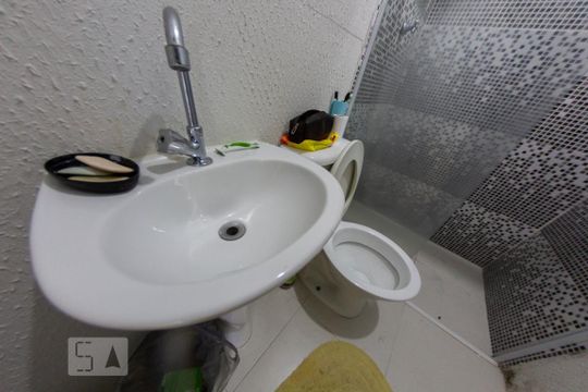 Banheiro da Suíte de casa para alugar com 4 quartos, 120m² em Vila Pereira Barreto, São Paulo