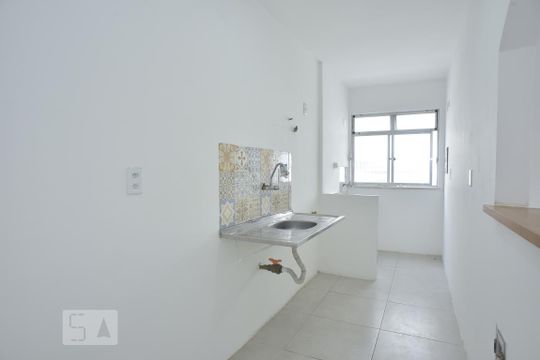 Cozinha de apartamento para alugar com 2 quartos, 55m² em Jacarepaguá, Rio de Janeiro