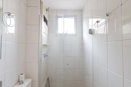 Banheiro Social de apartamento para alugar com 2 quartos, 50m² em Vila Guilhermina, São Paulo