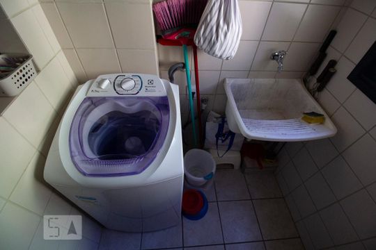 Area de serviço de apartamento para alugar com 2 quartos, 65m² em Agronômica, Florianópolis