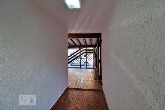 Garagem de casa de condomínio para alugar com 2 quartos, 110m² em Jardim Monte Kemel, São Paulo